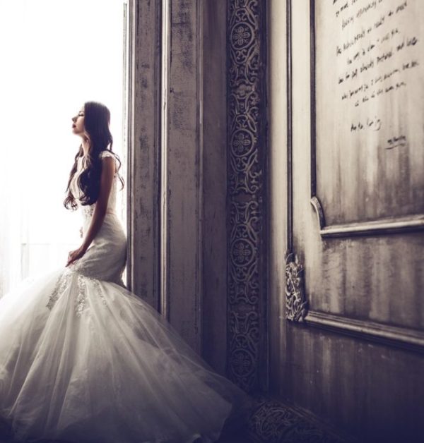 wedding-dresses-1486005_1280